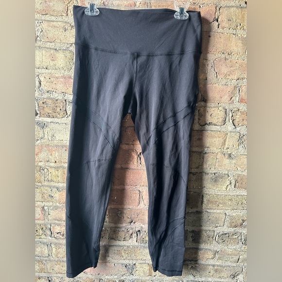 lululemon athletica Black Capris - Picture 1 of 6